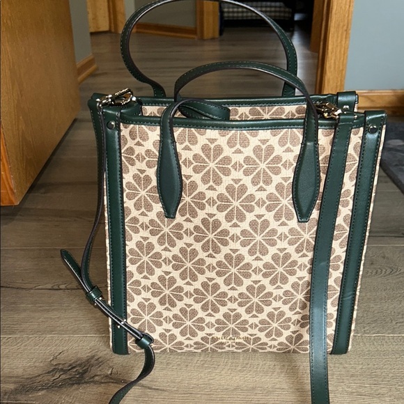 Kate Spade Floral Patterned Tote Bag with Green Accents like new - Picture 1 of 4